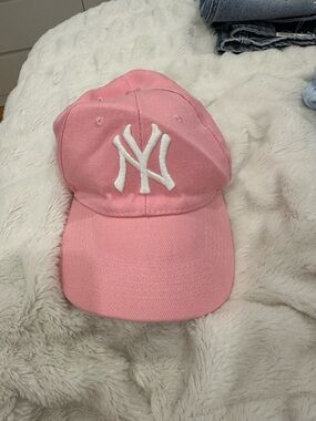 New York Yankees Pink Baseball Cap with White Logo